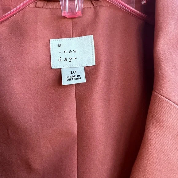 ˢᵀᵁᴺᴺᴵᴺᴳ Blazer by • a new day • Size 10 - Picture 3 of 4